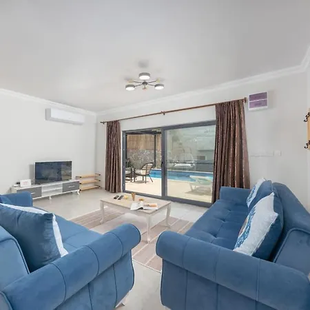 Villa Doga Icinde Havuzlu Lueks Maya Kaş